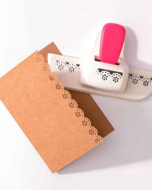 perforadora-de-bordes-flor-border-punch-Vaessen-Creative-Scrap