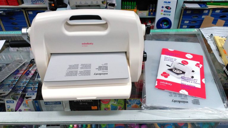 MISS KUTY Macchina Per Fustellatura E Goffratura MISSKUTY M Bocca 15 Cm